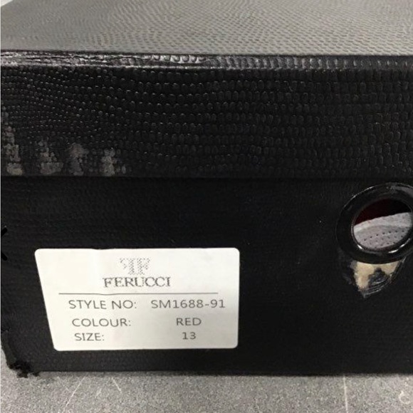 Lightly used mens size 13 Ferucci slides. Kept in pristine condition. - Picture 2 of 6